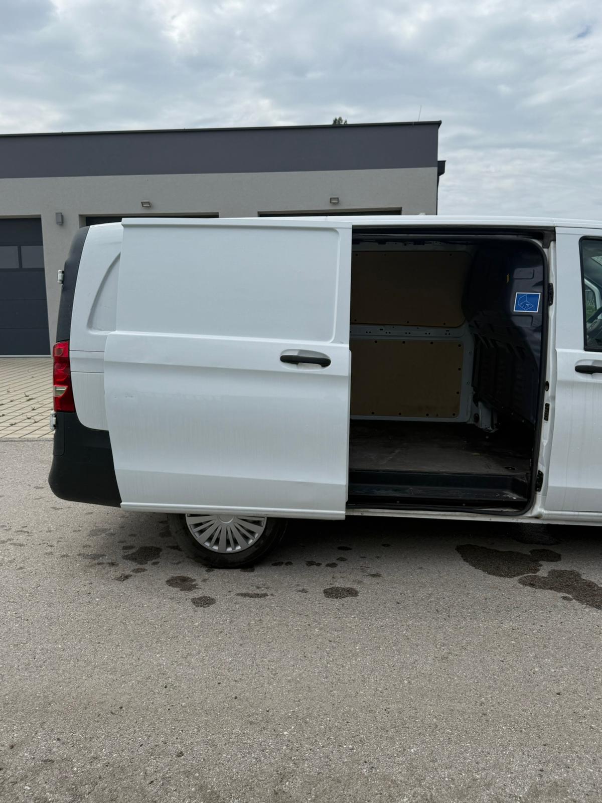 Mercedes-Benz Vito 111 CDI lang Transporter / Kastenwagen