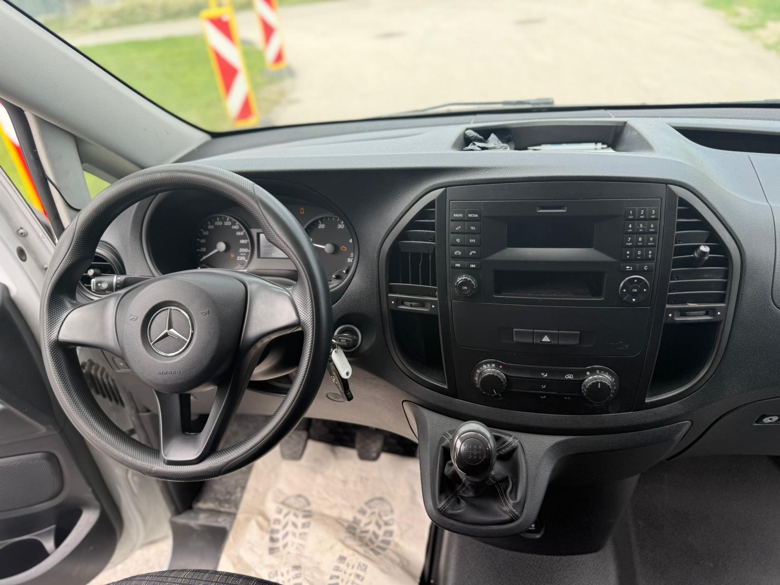 Mercedes-Benz Vito 111 CDI lang Transporter / Kastenwagen